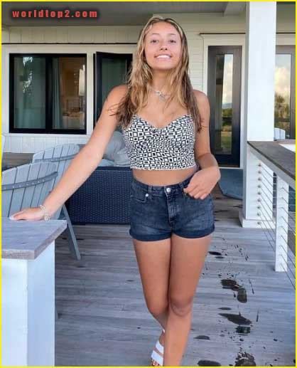 alexisryanxo|Alexis Ryan Bio, Wiki, Age, Height, Boyfriend, Net Worth, Facts.